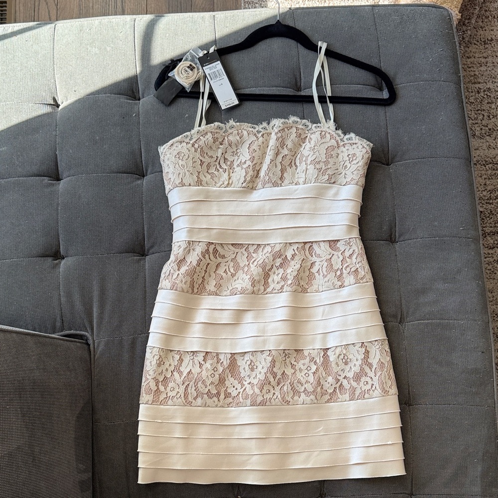 NWT BCBGMaxazaria Elegant Cream Lace Cocktail Dress